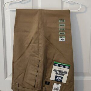 Dockers Signature Iron Free Khakis, Straight Fit 33x32 (New with Tags)